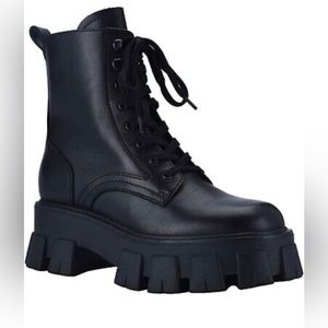 NIB Marc Fisher Happy Mlhappy Combat Lug Sole Lace Up Boot